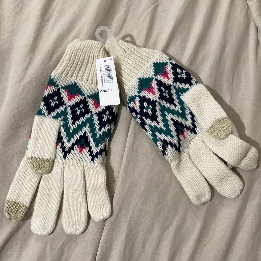 Old navy knit gloves